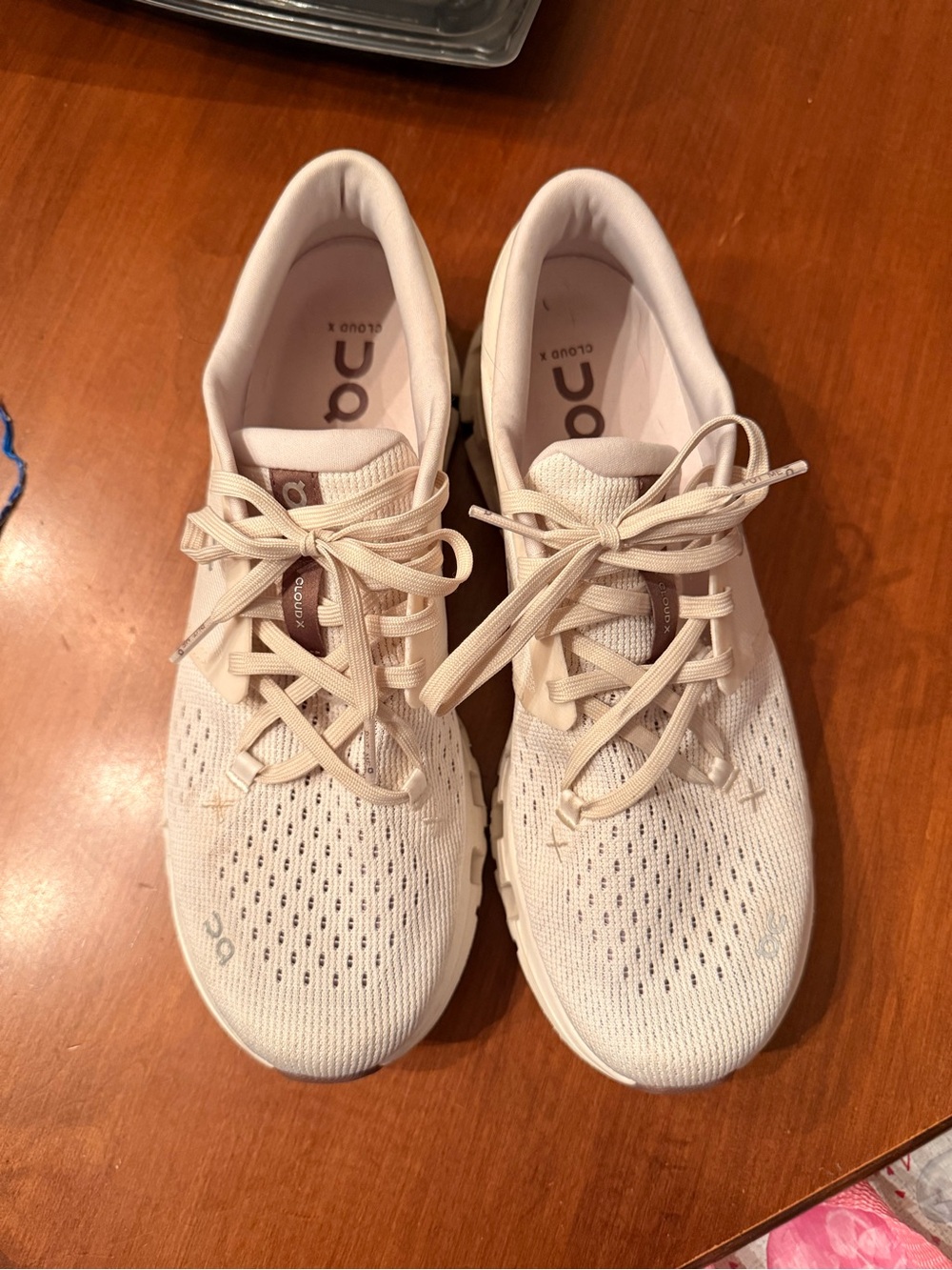 On Running Women's cloud X 4 Sneakers — ivory/heron - only worn 1x